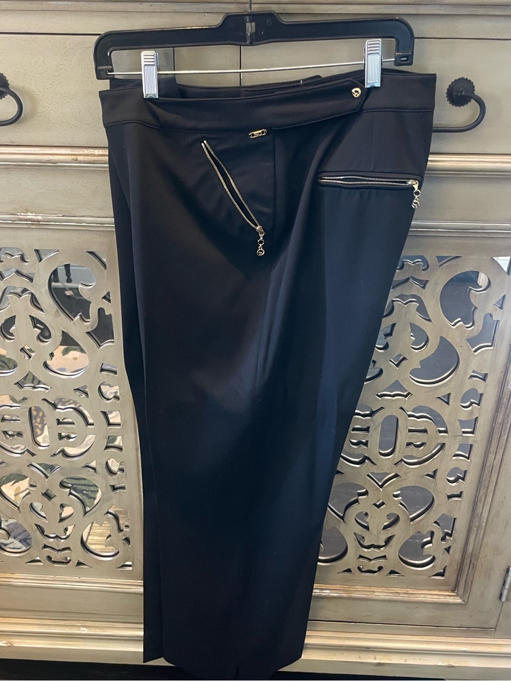 St. John Black Slim Zip-Pocket Dress Pants